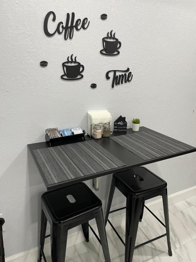 The Little Paris Suite Tampa Zewnętrze zdjęcie
